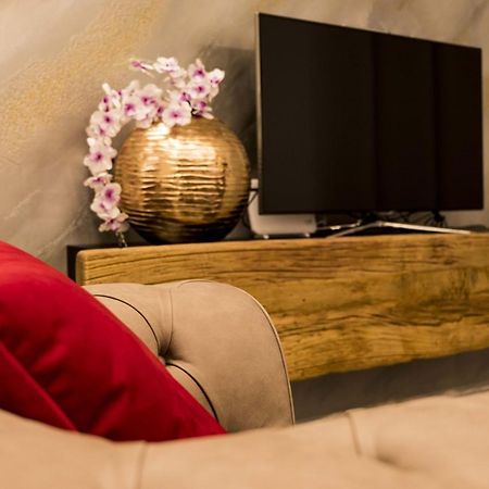 Vipverona Luxury Apartment - Royal Welcome Luaran gambar